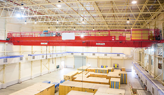 The two types of unit-load As/Rs include fixed-aisle unit-load AS/RS cranes and movable-aisle unit-load A/S cranes.