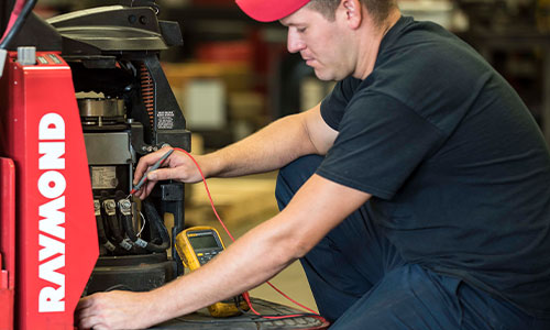 Pengate offers fast and reliable forklift service to help you avoid costly downtime when equipment breakdowns occur.