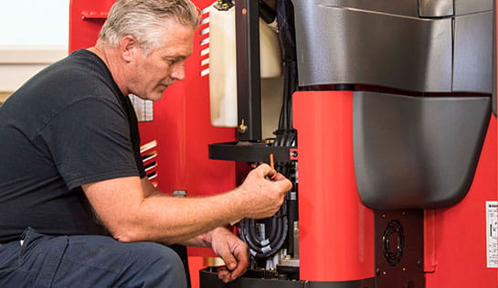 Keep your fleet running with preventive maintenance and diagnostic service solutions.